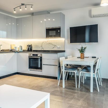Brand New Studio Near The Beach, Гібралтар Екстер'єр фото